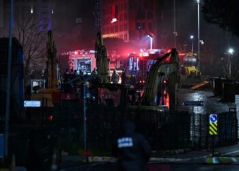 İBB Deposunda Yangın Çıktı