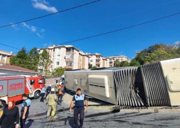 İETT Otobüsü Devrildi 5 Kişi Yaralandı