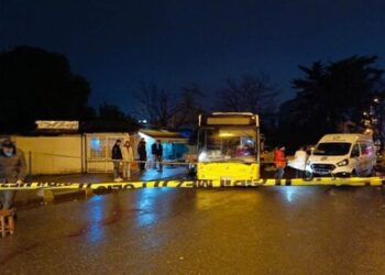 İETT Otobüsünü İterek Durdurmak İsterken Yaralandı