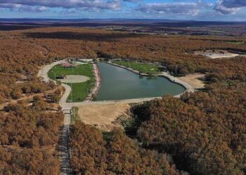 İkiz Göller’de Renk Cümbüşü Yaşanıyor