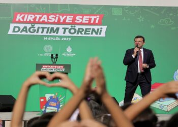 İmamoğlu Kırtasiye Seti Törenine Katılarak Eğitime Destek Verdi