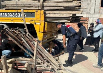 İnegöl’de Demir İskele İşçinin Üstüne Düştü