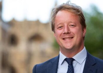 İngiliz Siyasetçiye Şok! Ateşkes Çağrısı Görevinden Etti