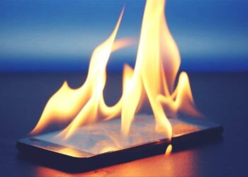 Isınan Cep Telefonları Tarihe Karışıyor