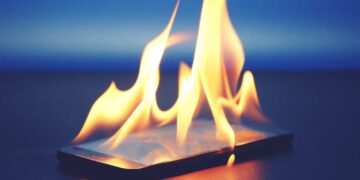 Isınan Cep Telefonları Tarihe Karışıyor