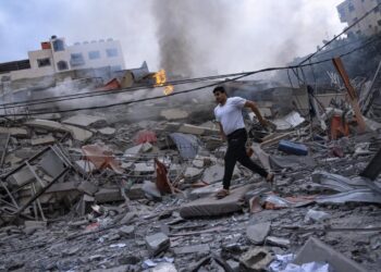 İsrail, Gazzelilere 6 Saat Boyunca Geçiş İzni Verdi