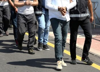 İstanbul Merkezli Suç Örgütü Operasyonlarında Yakalanan 65 Zanlı Adliyede