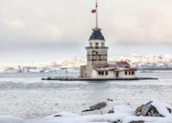 İstanbul Pazar Günü Karla Kaplanacak: Meteoroloji Uyarıyor!