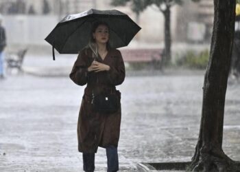 İstanbul Şiddetli Yağmur ve Fırtınaya Teslim Oldu