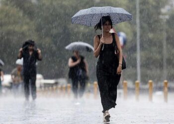 İstanbul Valiliği Yarınki Şiddetli Sağanak İçin Uyarıda Bulundu