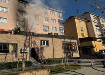 İstanbul’da Bir Apartmanın İlk Katında Yangın Çıktı