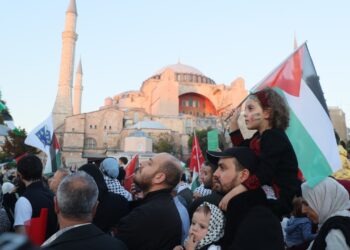 İstanbul’da Büyük Filistin Yürüyüşü Düzenlendi