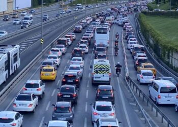 İstanbul’da Haftanın İlk günü Trafik Çilesi