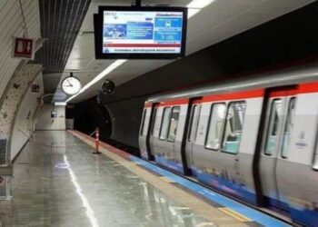 İstanbul’da Yolcular Metroda Mahsur Kaldı