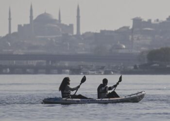 İstanbulluların Haliç’te Kano Keyfi