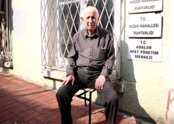İstanbul’un En Yaşlı Muhtarı Görevini Bırakıyor