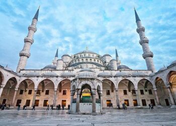 İstanbul’un Sembolik Yapısı Sultanahmet Camisi, Fiberli Aydınlatma Armatürleriyle Yenilendi