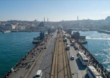 İstanbul’un Tarihi Galata Köprüsü Yenilenerek Yeniden Hizmette!