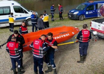 İtfaiyecilerden Kurtarma Tatbikatı