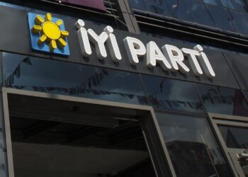 İYİ Parti’de İstifa Rüzgarı! Görevden Ayrıldıklarını Açıkladılar