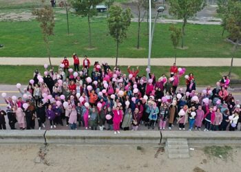 İzmit’te Meme Kanseri Farkındalık Yürüyüşü Gerçekleştirildi