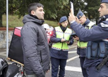 Jandarma Ekipleri Motosiklet Sürücülerini Denetledi