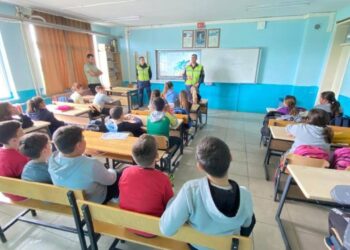 Jandarmalar Öğrencilere Trafik Eğitimi Verdi