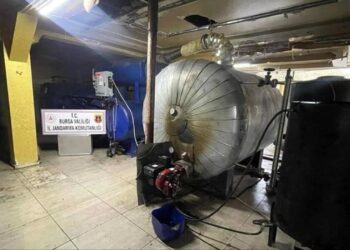 Kaçak Akaryakıt Üretilen Tesise Düzenlenen Operasyonda 4 Kişi Yakalandı