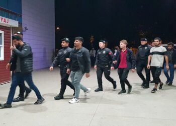 Kaçak Göçmen Operasyonu: 50 Yabancı Uyruklu Şahıs Yakalandı