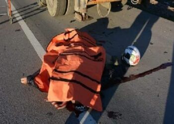 Kamyonete Çarpan Motosiklet Sürücüsü Hayatını Kaybetti