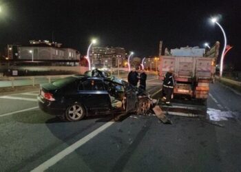 Kamyonla Çarpışan Otomobilin Sürücüsü Öldü