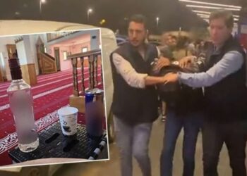 Kanuni Sultan Süleyman Camisi’nde Alkol Kullandığı Anları Paylaşan Şahıs Tutuklandı