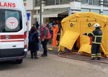 Kargo Merkezinde Kimyasal Sızıntı: 14 Kişi Hastaneye Kaldırıldı