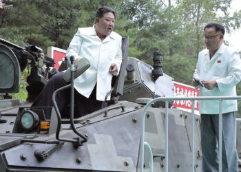 Kim Jong Talimat Verdi: Füze Üretimi Ciddi Ölçüde Artsın!