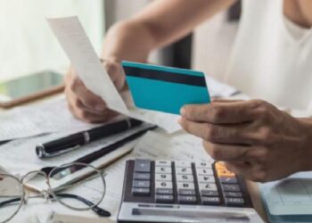 Kişisel kredi kartı borçlanmaları arttı