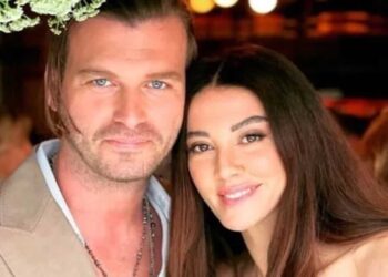 Kıvanç Tatlıtuğ ve Başak Dizer Oğullarının Yüzünü İlk Kez Gösterdi! 