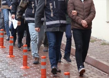 Kocaeli Merkezli Tefecilik Operasyonu: 14 Kişi Yakalandı