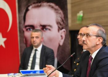 Kocaeli Valisi Muhtarlarla Toplantı Yaptı