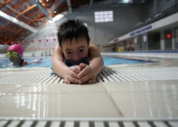 Kocaeli’de Özel Gereksinimli Çocuklara Ücretsiz Yüzme Eğitimi Destek Sağlıyor