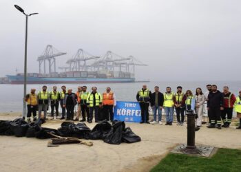 Körfez’de Kıyı Temizliği Yapıldı