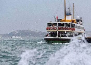 Kötü Hava Şartları Vapur Seferlerini İptal Etti