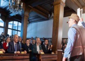 Kurtulmuş Erzurum’da 104. yıl kutlama merasimlerinde