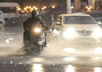 Kuvvetli Yağışlar Nedeniyle İki Tekerlekli Araçların Trafiğe Çıkması Yasaklandı