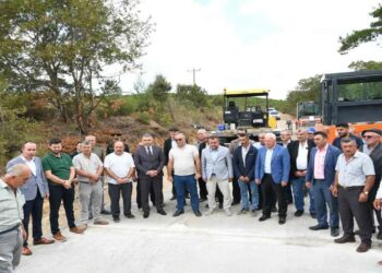 Lapseki’de 8 Kilometrelik Yol Yapım Çalışmaları Hızla Devam Ediyor
