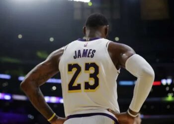 LeBron James Forma Numarasını Değiştirdi