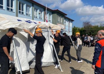 Lise Öğrencilerine Çadır Kurma Eğitimi Verildi