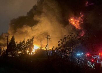 Lojistik Deposunda Çıkan Yangın Kontrol Altına Alındı