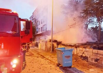 Lüleburgaz’da Metruk Bir Binada Yangın Çıktı