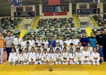Manisalı judocular Balıkesir’de madalyaları topladı