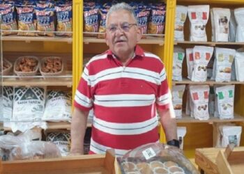 Memduh Büyükkılıç’tan Glutensiz Kafe’ye ziyaret